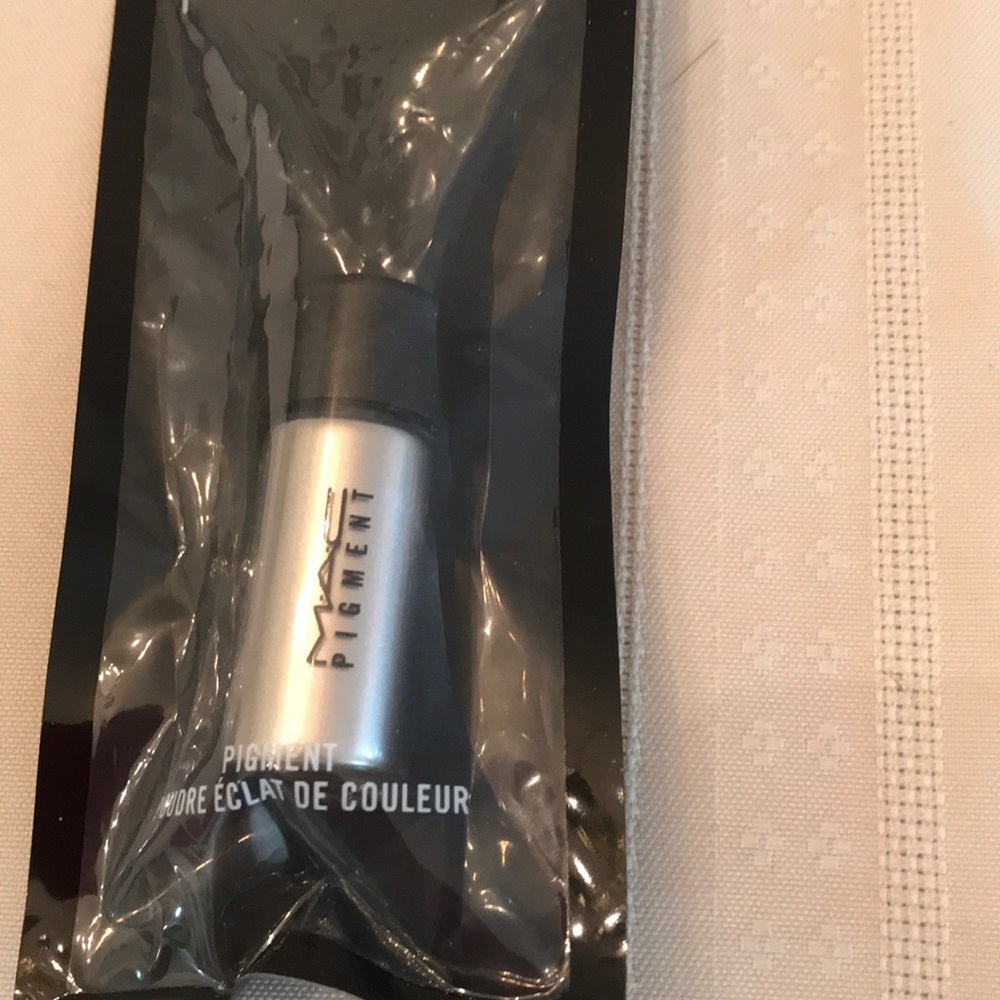 MAC Pigment